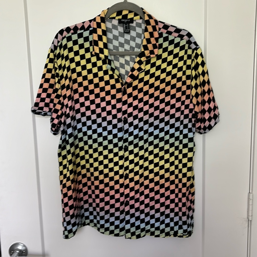 Men’s pastel checkered, button-down top size L, like new condition forever 21